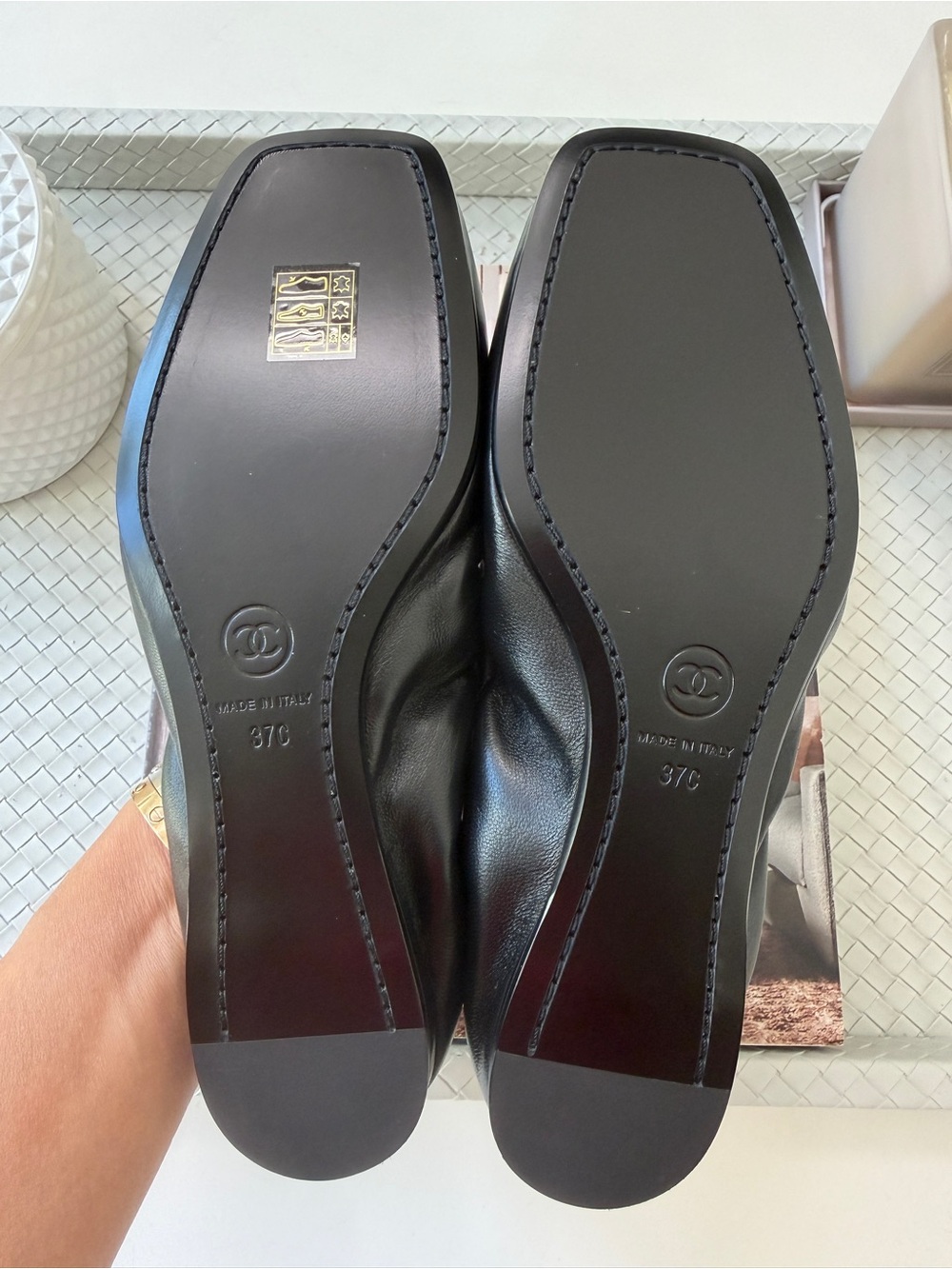 Chanel Blazy Black Lambskin Square Toe CC Logo Turn-lock Crunchy Ballet Flats - Picture 12 of 16